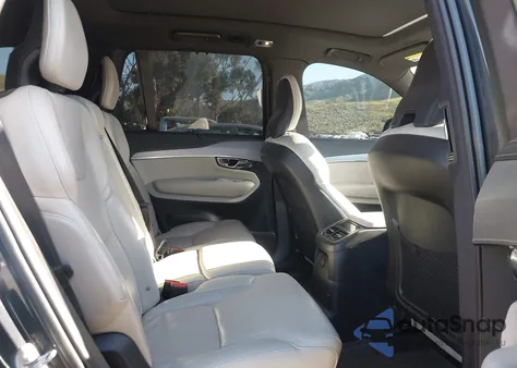 2022 Volvo Xc90 Recharge Plug-In Hybrid T8 R-Design Extended Range 7P z USA, uszkodzony, nr VIN YV4H60CM1N1841467